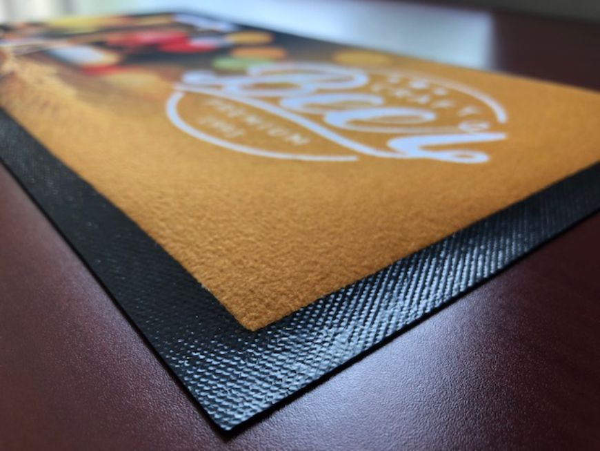 25 Bedruckte Barmatten mit Logo / Thekenmatten 600 mm x 190 mm