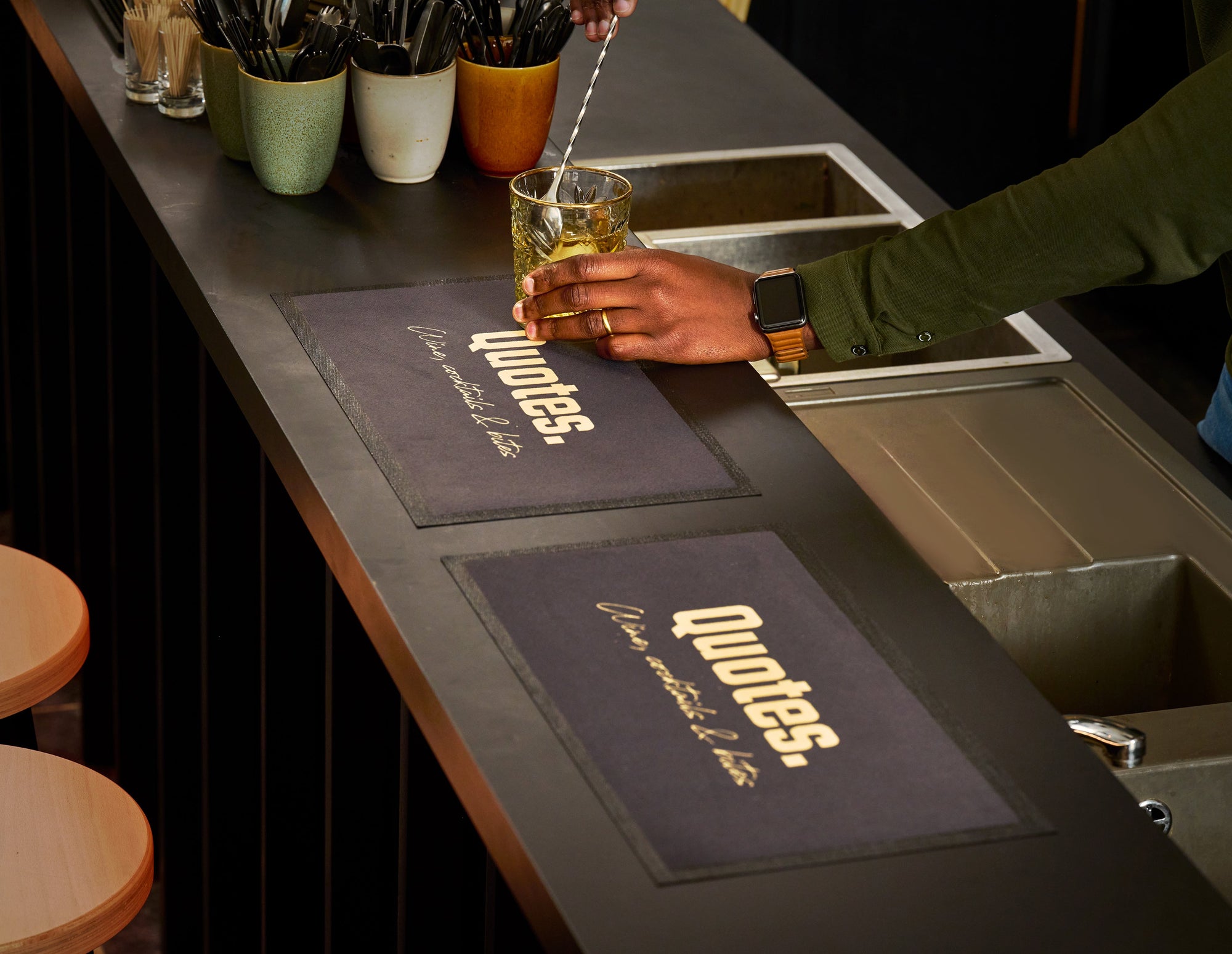 25 Bedruckte Barmatten mit Logo / Thekenmatten 600 mm x 190 mm