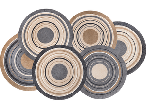 Fußmatte in Sonderform mit naturfarbenen Kreisen