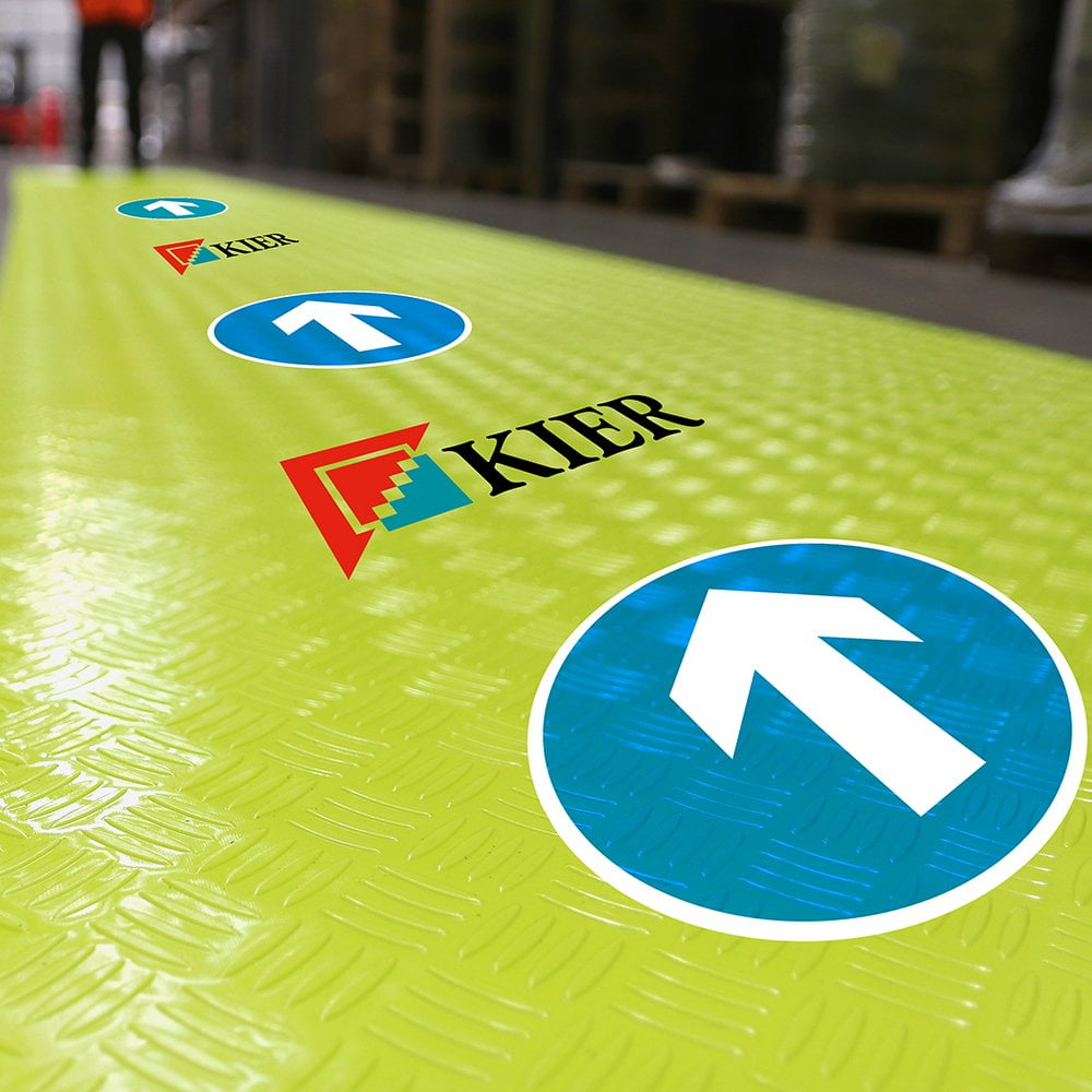 SitePath Logomatte Bodenmarkierung – bedruckte Gehweg-Markierungsmatte für Industrie & Gewerbe